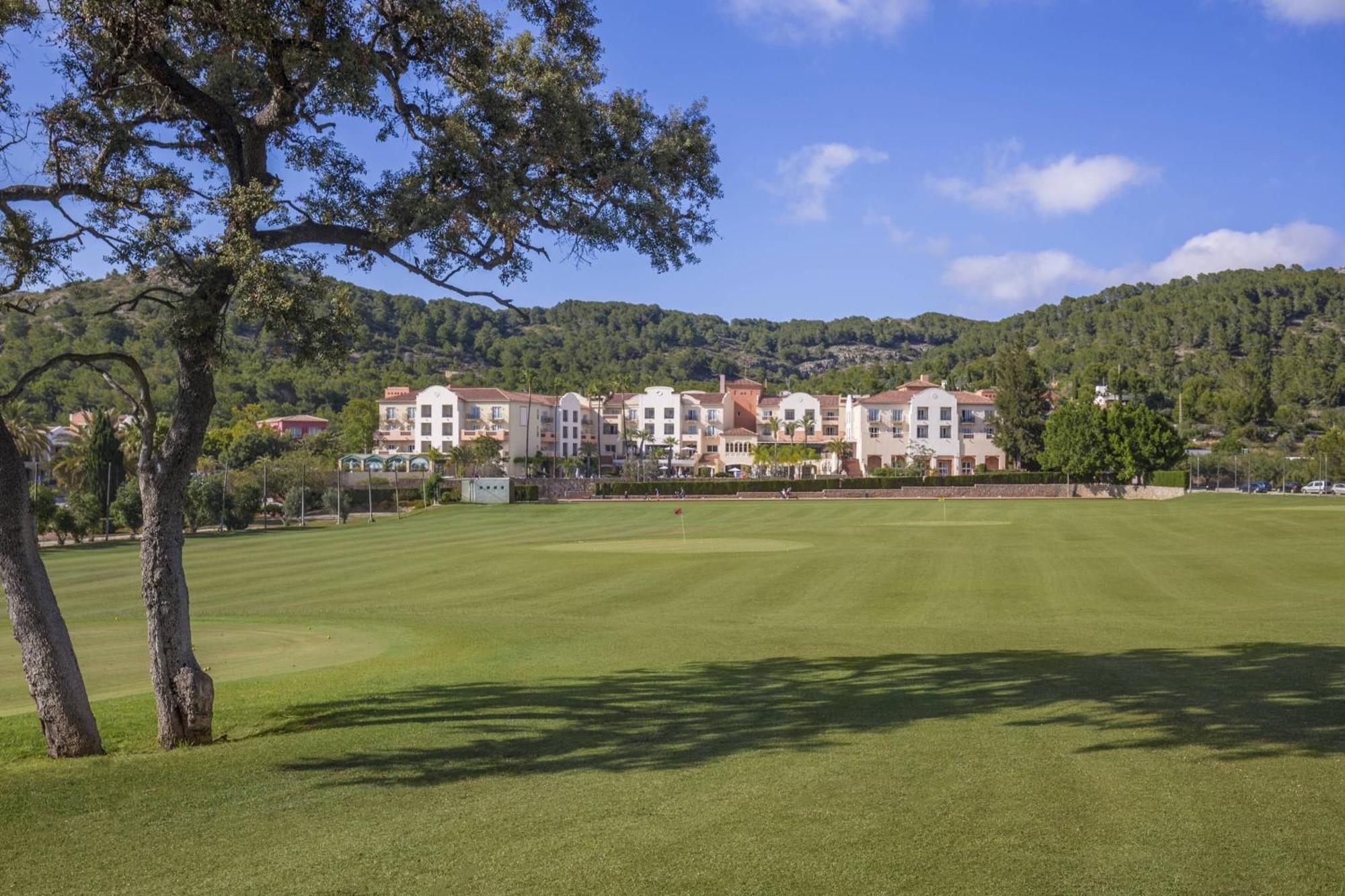 Denia Marriott La Sella Golf Resort & Spa Exterior foto A general view of the village