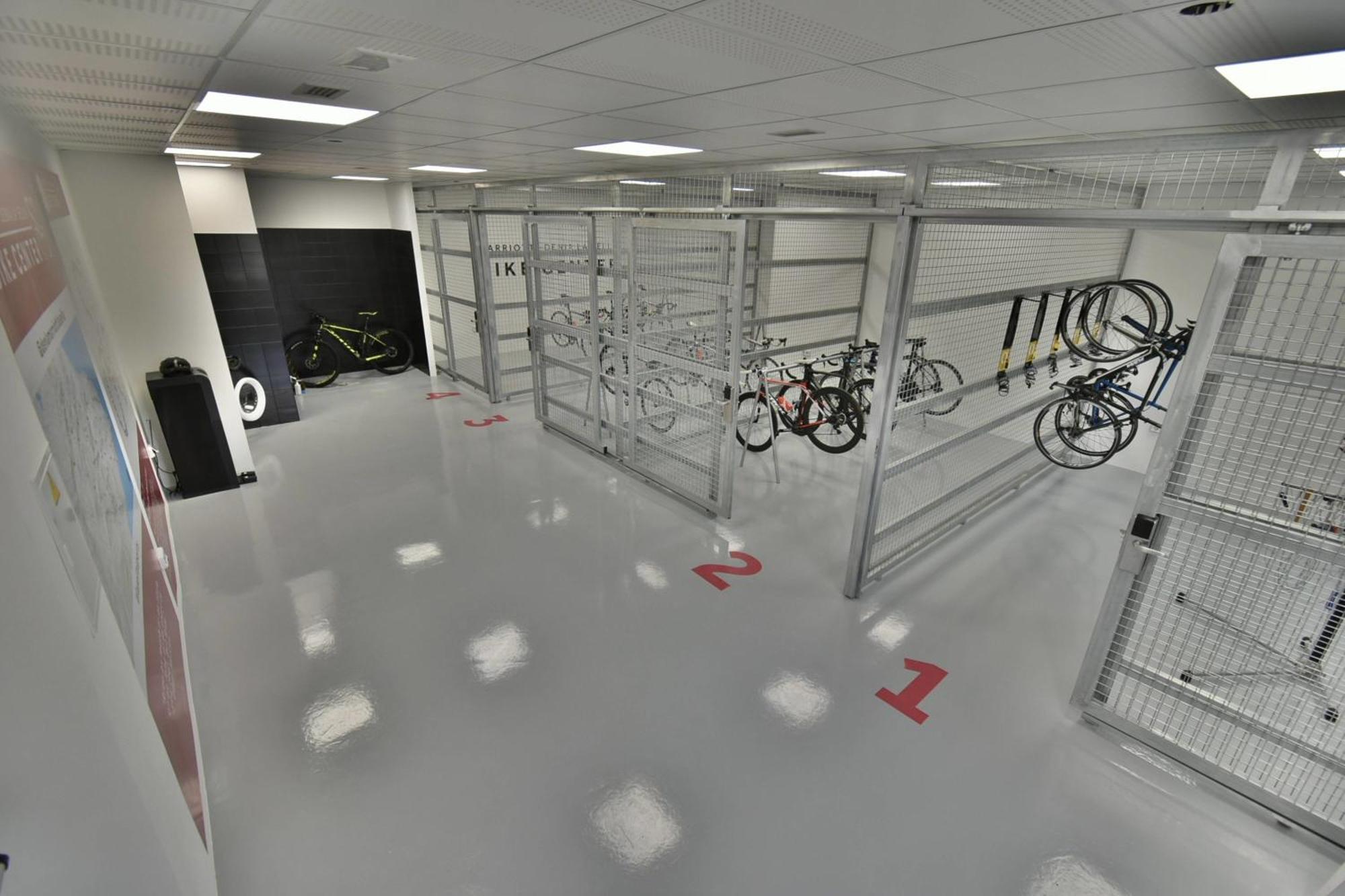 Denia Marriott La Sella Golf Resort & Spa Exterior foto Bicycle storage area