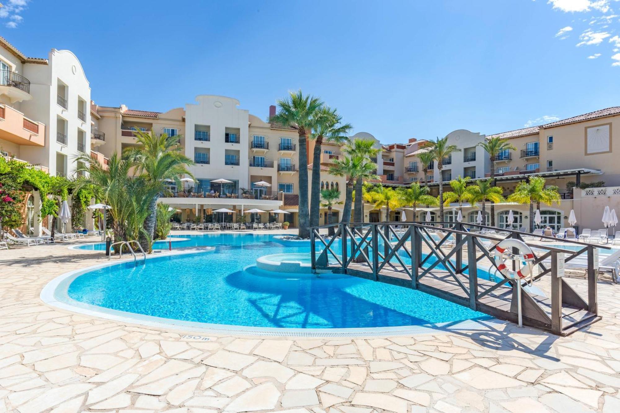Denia Marriott La Sella Golf Resort & Spa Exterior foto A swimming pool in a hotel